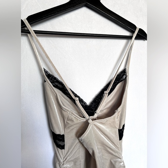 Forever 21 Velvet & Lace Asymmetrical Spaghetti Strap Dress Nude & Black Small - Picture 3 of 4